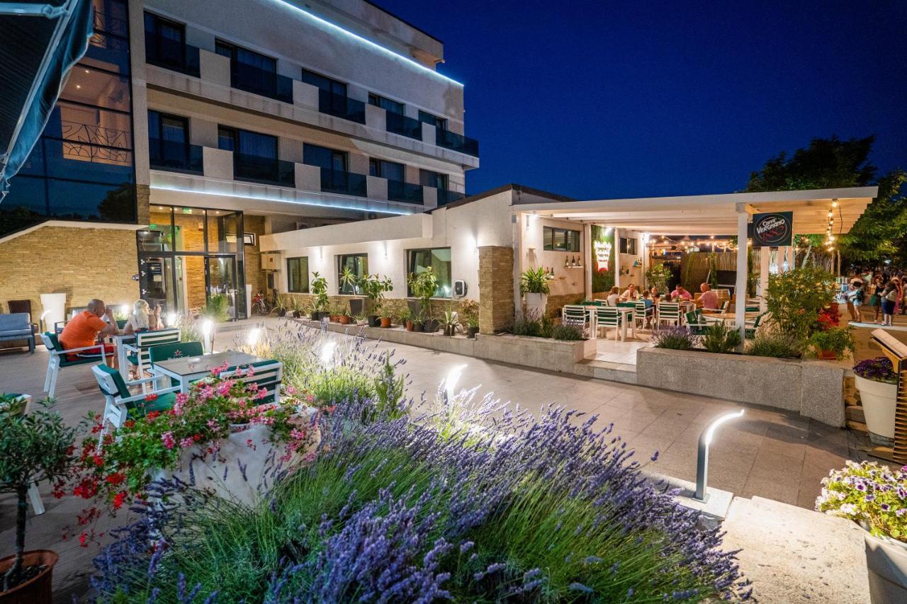 Hotel Prestige Mamaia Extérieur photo