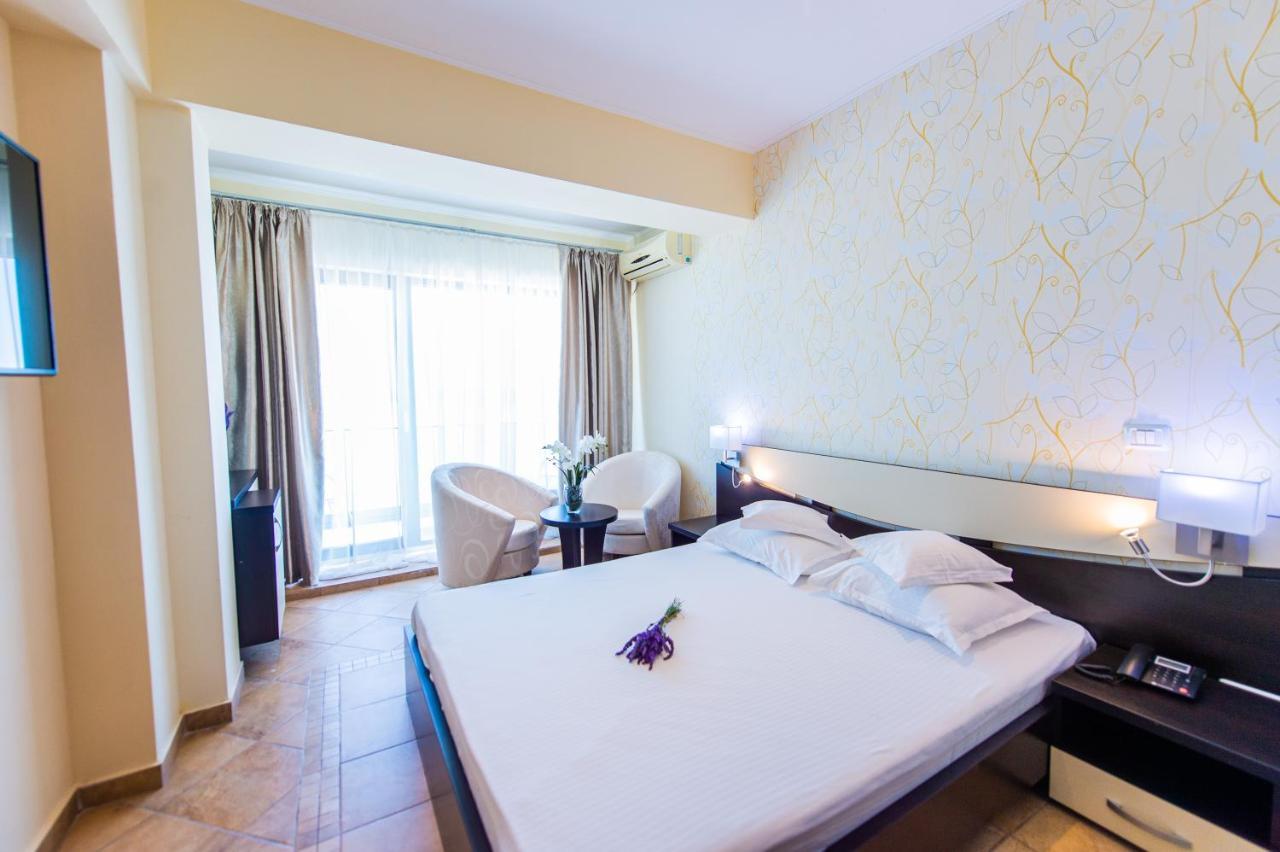 Hotel Prestige Mamaia Extérieur photo